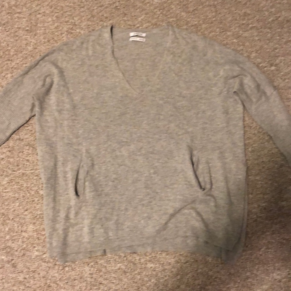 Aritzia Size XXS/XS Gray VNeck Sweater - Picture 2 of 3